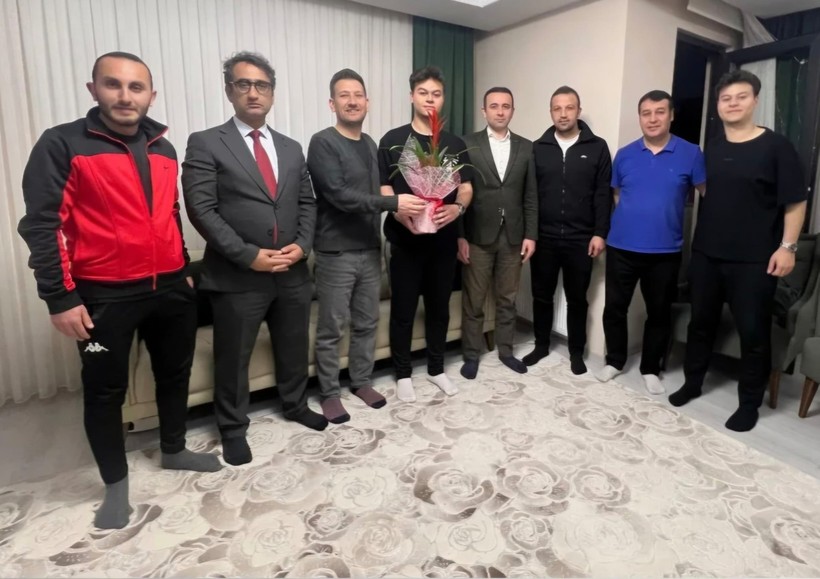 Hakem raporunu bile yazamamıştı... Saldırgan sporculara 24 ay hak mahrumiyeti - Resim : 1