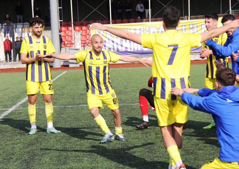Karamürselspor - Çayırovaspor maçının fotoğrafları - Resim: 84
