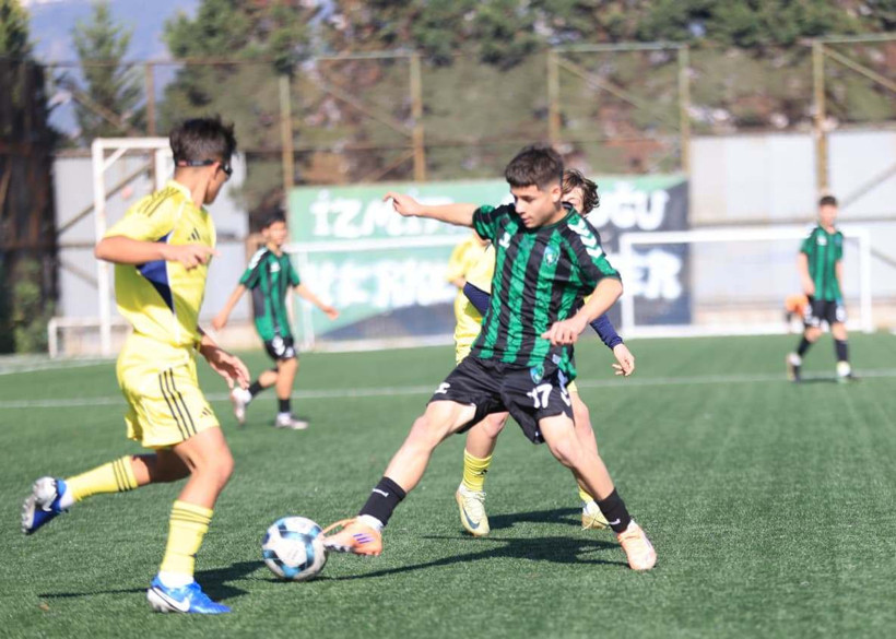 Kocaelispor U-14, Fenerbahçe’yi konuk etti - Resim : 6