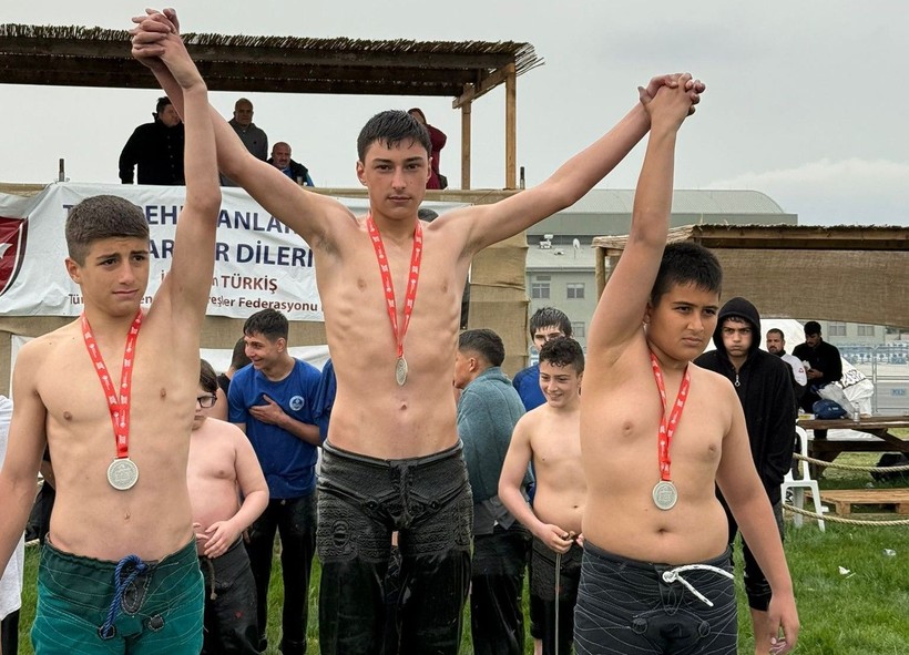 Gölcük Belediyespor’un pehlivanları çok iyi yolda! - Resim: 3