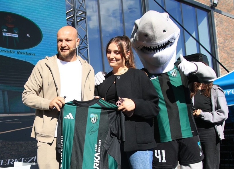 15. Kocaeli Kitap Fuarı’nda Kocaelispor izdihamı - Resim: 13