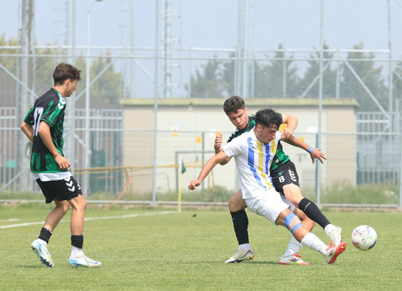 Kocaelispor - Belediye Derincespor U-19 maçının fotoğrafları - Resim: 36
