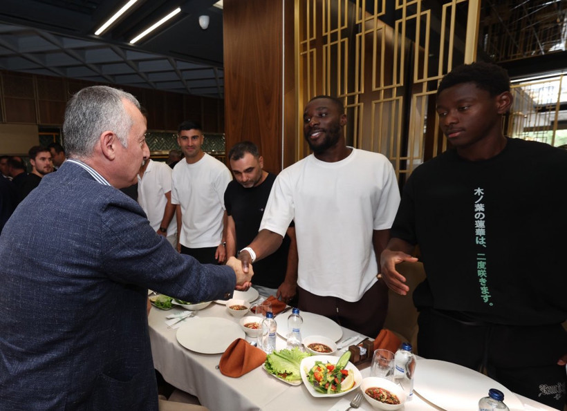 Vali Aktaş ve Başkan Büyükakın, Kocaelispor’un yanında! - Resim : 3