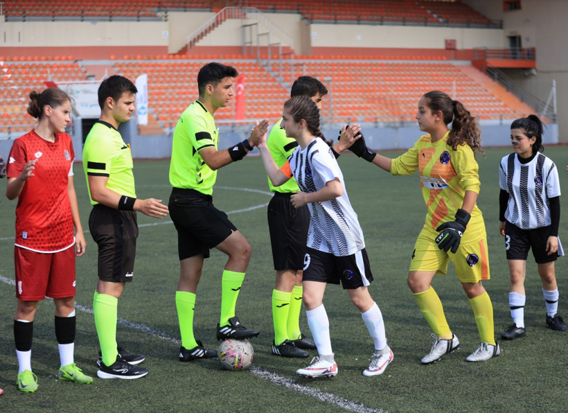 Kocaeli Kadın Futbol Kulübü – Arapçeşme maçı fotoğraf galerisi - Resim: 23