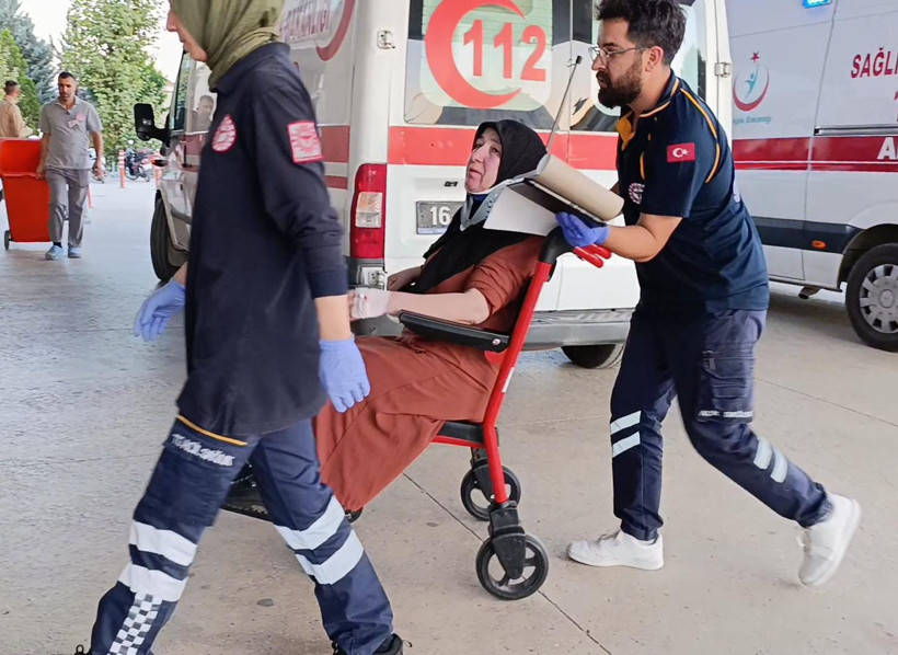 Korkutan kaza! İşci servisi ile yolcu minibüsü çarpıştı - Resim : 3