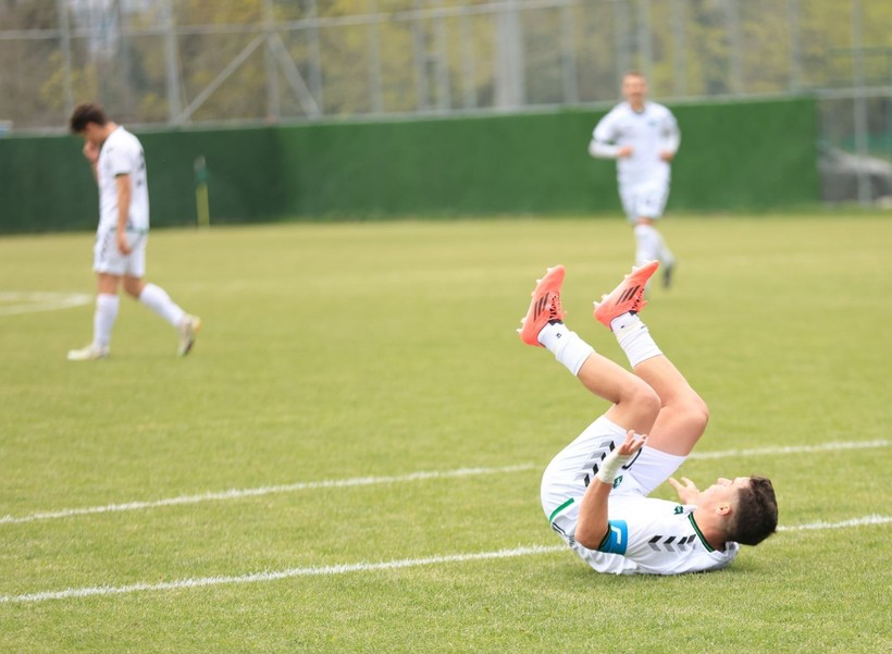 Kocaelispor - Karacabey Belediyespor U-19 maçının fotoğrafları - Resim: 76