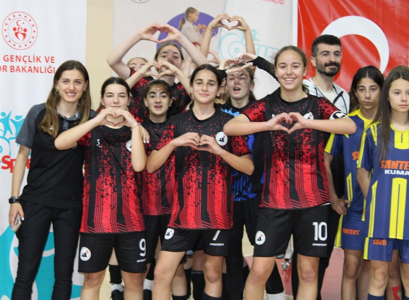 Bizim kızlar üst üste 3. kez Türkiye şampiyonu oldu! - Resim : 2