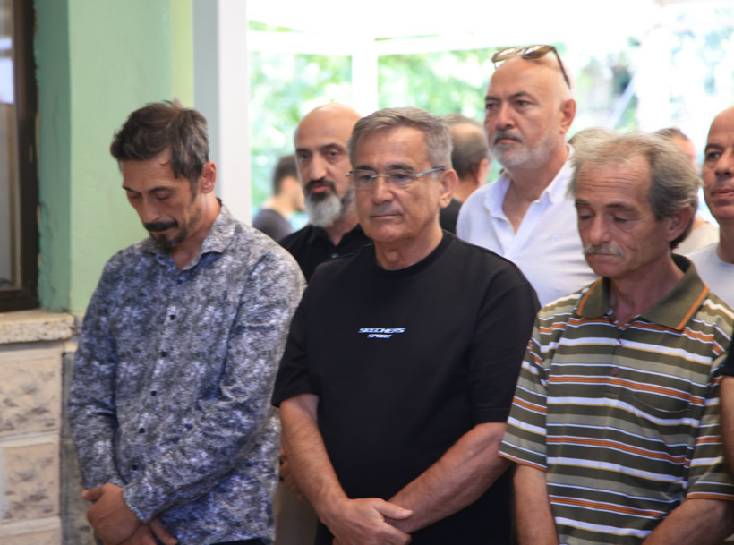 Murat Aydın, babasını son yolculuğuna uğurladı - Resim : 6
