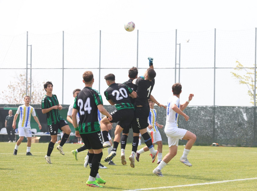 Kocaelispor - Belediye Derincespor U-19 maçının fotoğrafları - Resim: 50