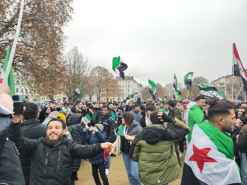 Berlin sokakta! Esad rejiminin devrilmesi kutlandı - Resim : 2