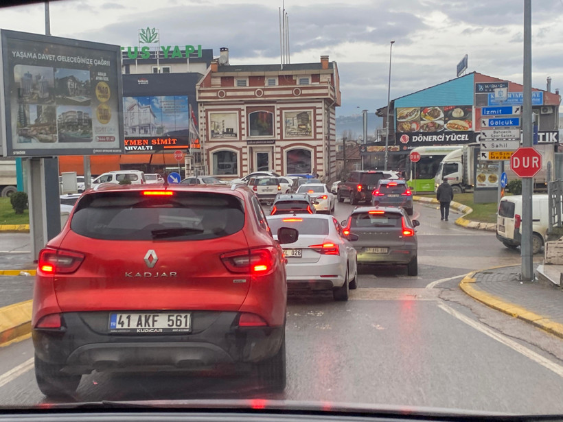 Kocaeli Haber- Başiskele'de trafik yine baş gösterdi