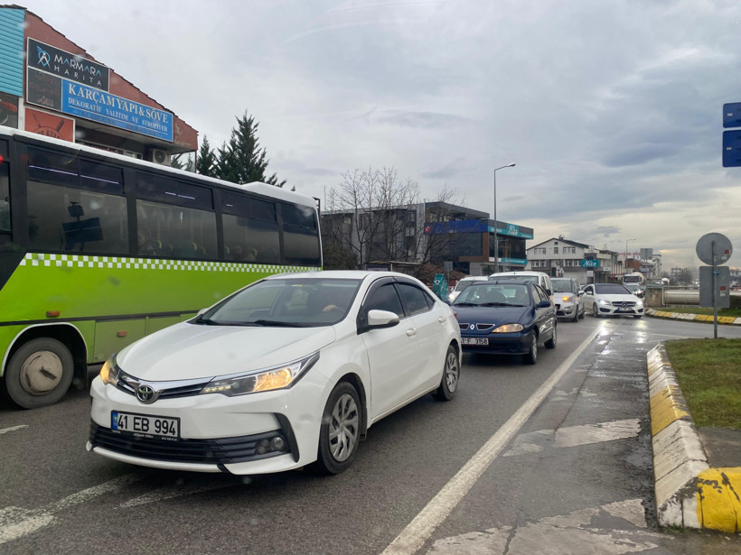 Kocaeli Haber- Başiskele'de trafik yine baş gösterdi