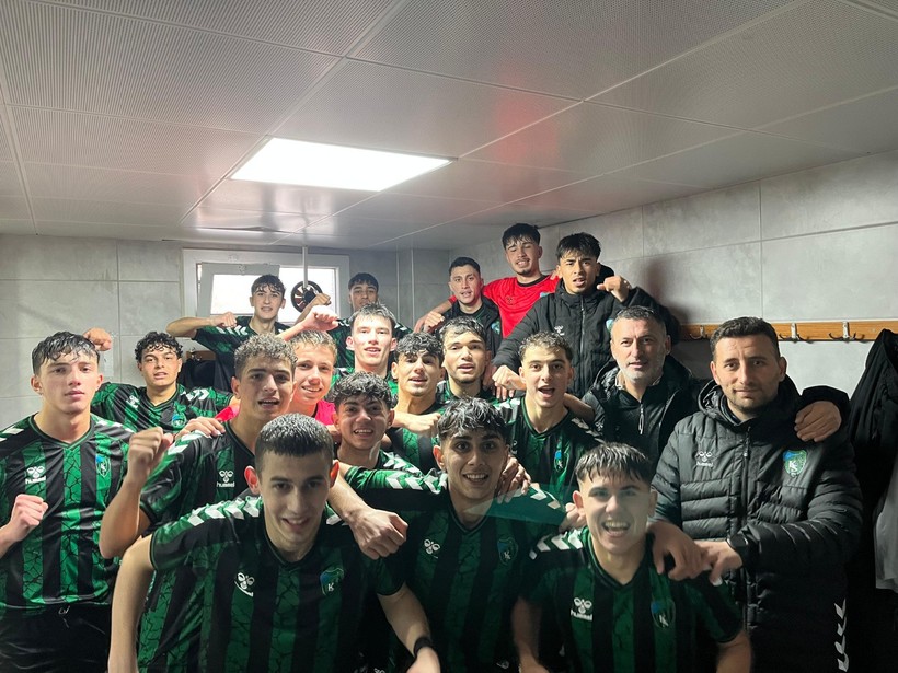 Kocaelispor U-17 tüm ayak oyunlarına rağmen kazandı “1-3” - Resim : 1