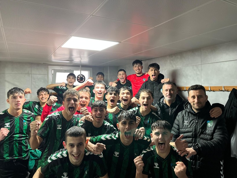 Kocaelispor U-17 tüm ayak oyunlarına rağmen kazandı “1-3” - Resim : 2