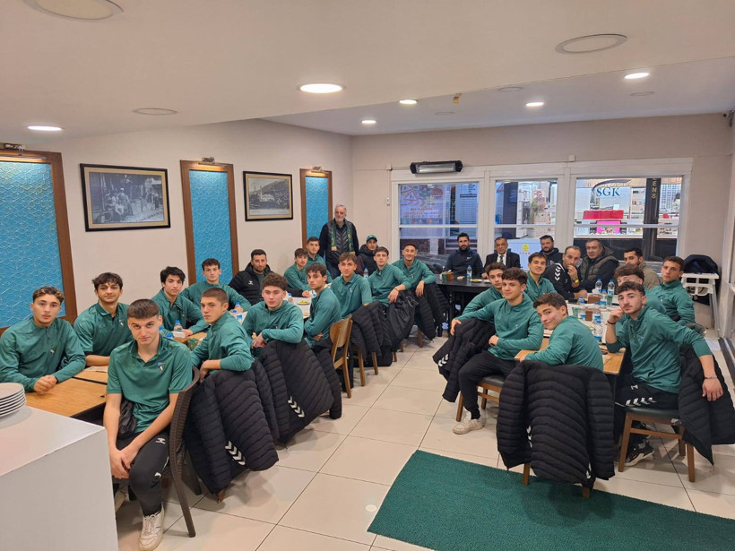 Kocaelispor’un gençlerine ziyafet - Resim : 2