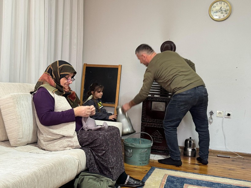Şehrin göbeğinde doğalgaz için çalmadıkları kapı kalmadı - Resim : 2