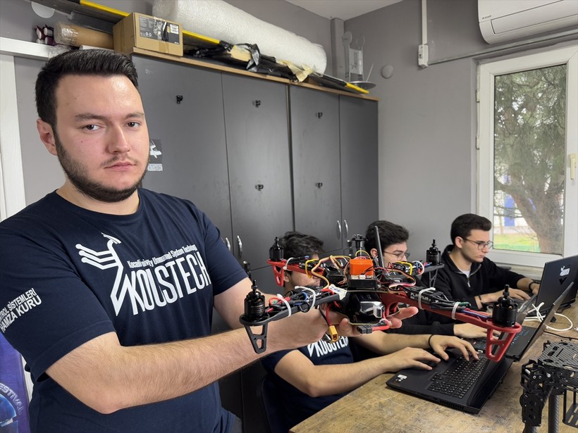 Kocaeli Üniversitesi öğrencileri geliştirdi… Kamikaze dronları bulup imha ediyor! - Resim : 1