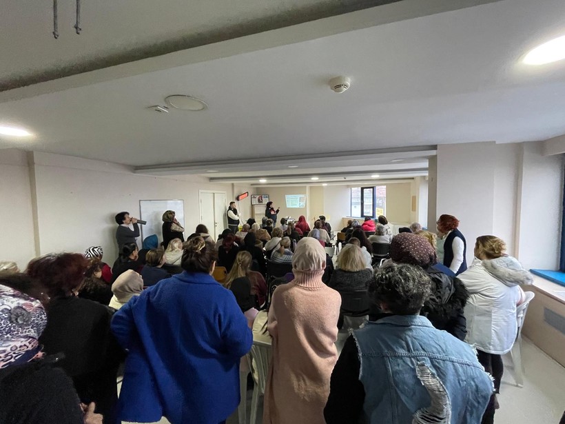 İZMEK kursiyerlerine ‘Uyuşturucu ile Mücadele Eğitimi’ düzenlendi - Resim : 2