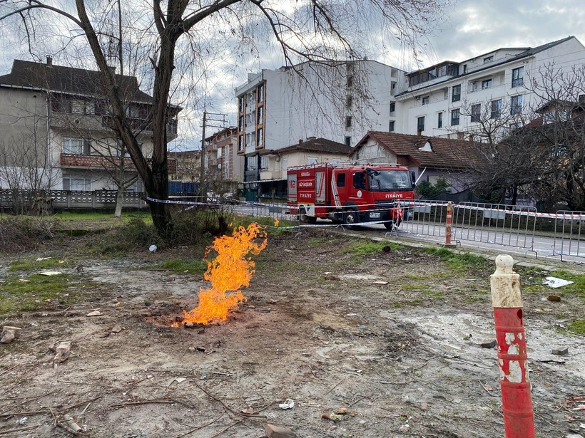 Uzmanından önemli uyarı… Kocaeli'deki metan gazı 3 gündür yanıyor! - Resim : 3