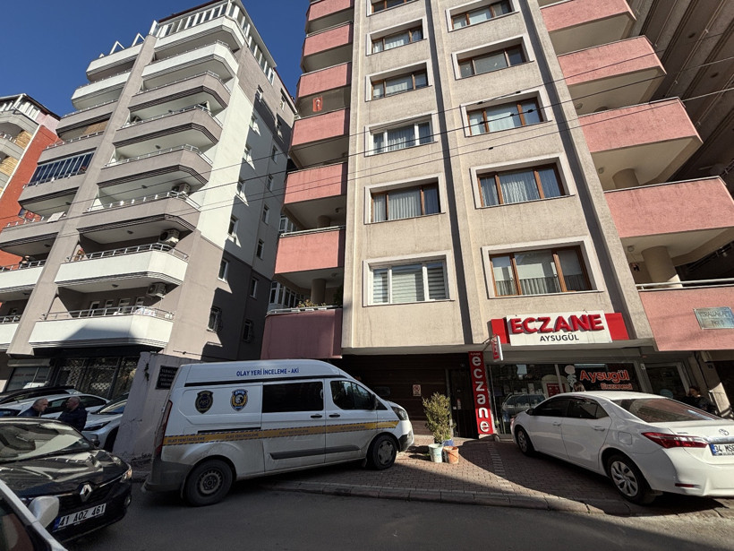 Balkondan düşen yaşlı adam hayatını kaybetti - Resim : 1