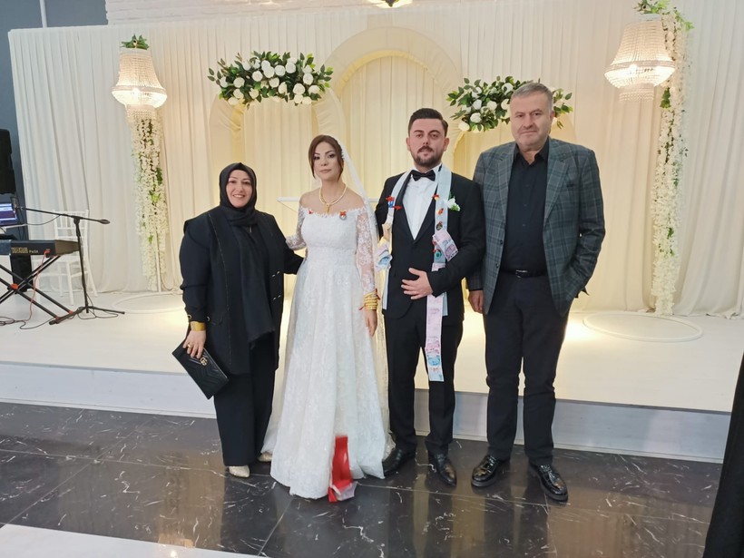 "Şimşek" hızıyla gelen mutluluk! Ebru ve Alper mutluluğa evet dedi - Resim : 2