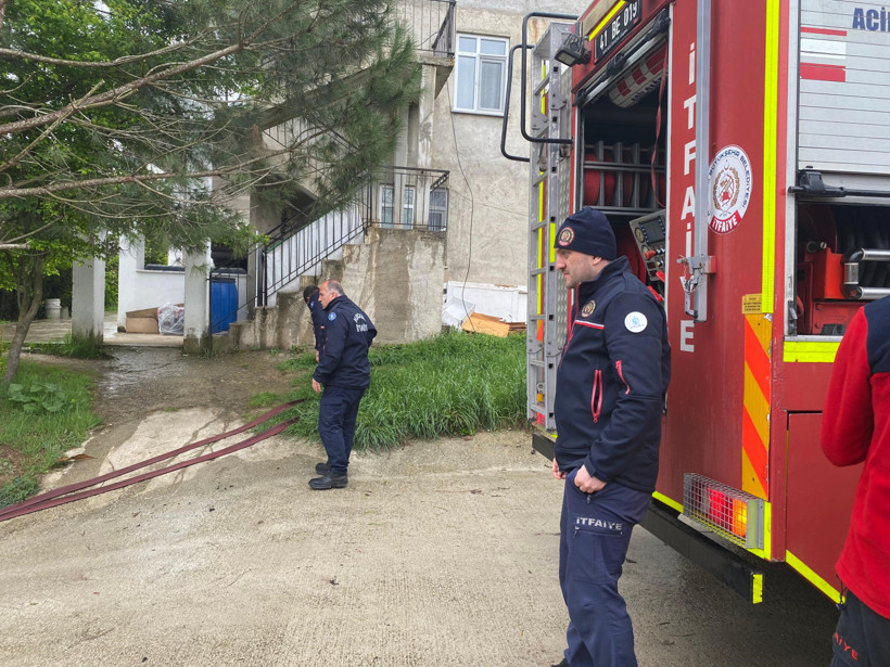 Oturma odası bir anda yanmaya başladı! - Resim : 2