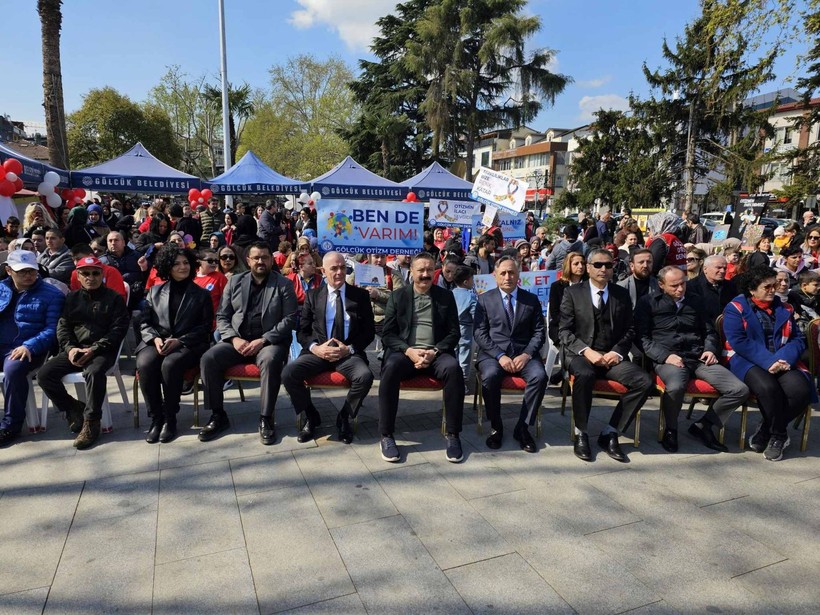 Otizm Farkındalık Günü Gölcük'te renkli görüntülere sahne oldu - Resim: 6