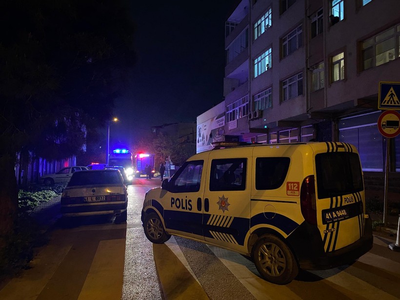 Apartmanı gaz kokusu sardı, bina tahliye edildi - Resim : 3