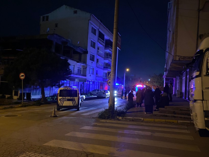 Apartmanı gaz kokusu sardı, bina tahliye edildi - Resim : 2