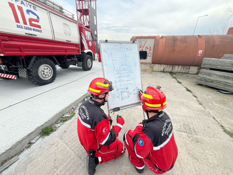 Kocaeli Büyükşehir İtfaiyesi zor günler için akredite olacak - Resim: 1