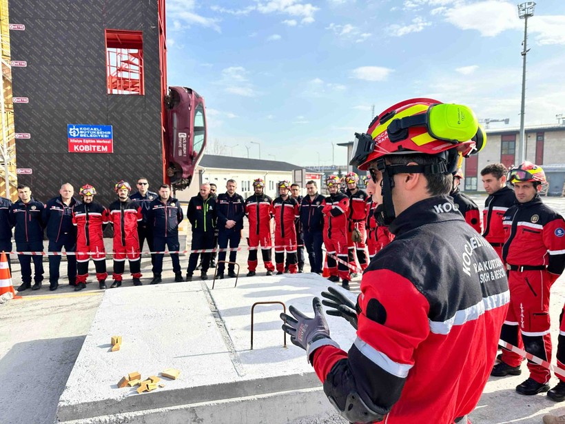 Kocaeli Büyükşehir İtfaiyesi zor günler için akredite olacak - Resim: 3