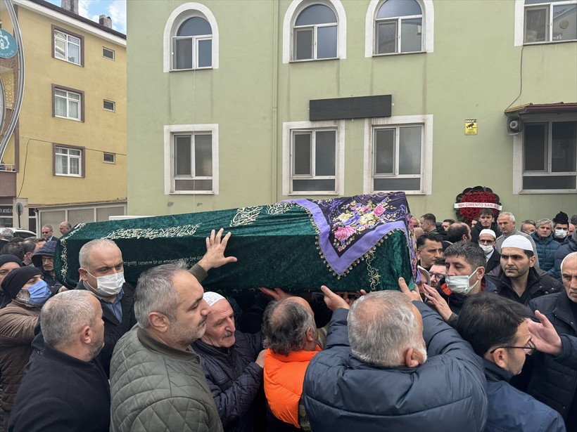 Menenjit tedavisi gördüğü hastanede ölen çocuğun cenazesi toprağa verildi - Resim : 3