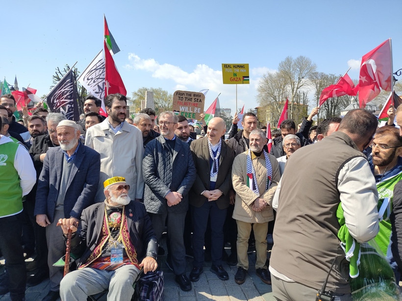 İstanbul'da Filistin'e destek yürüyüşü yapıldı - Resim : 2
