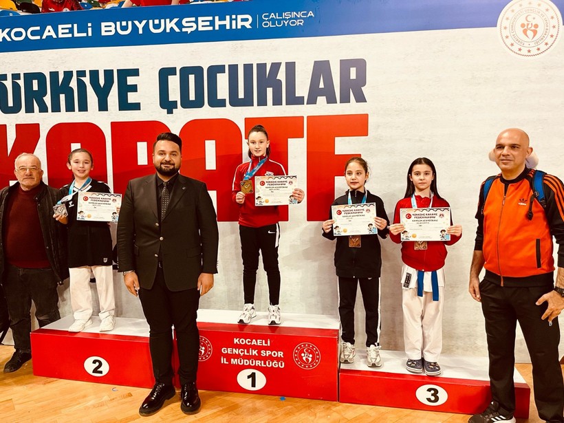 İzmit’in kızı Buğlem Derin vurduğunu devirdi! - Resim : 1