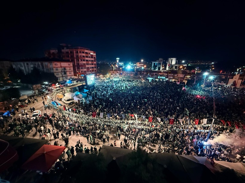 Taraftarın bekleyişi sona erdi! Şampiyonluk kutlamalarının zirve anı - Resim : 20