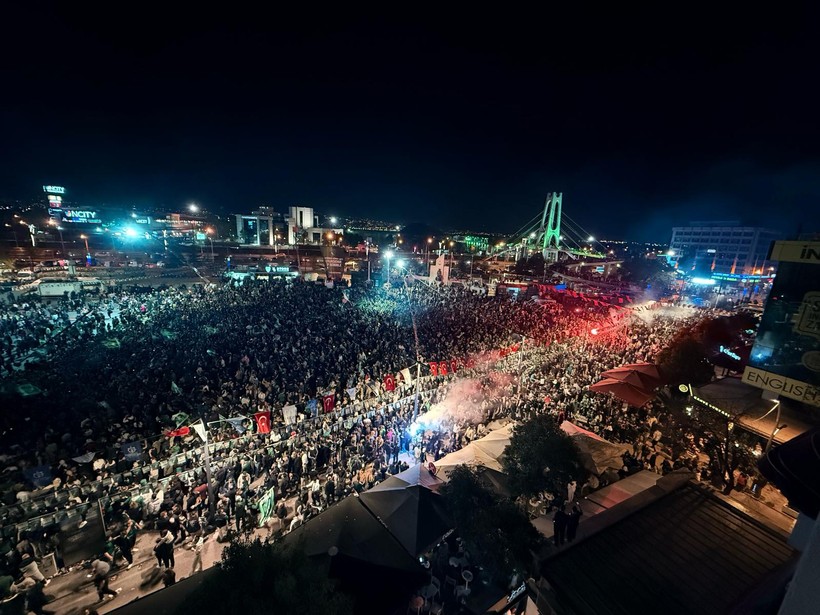 Taraftarın bekleyişi sona erdi! Şampiyonluk kutlamalarının zirve anı - Resim : 19