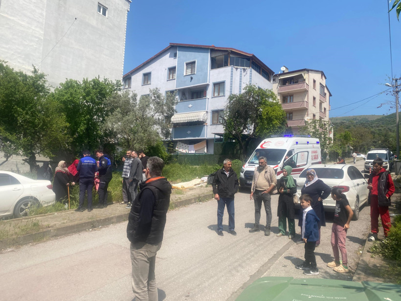 Çatıyı onarmak isterken evi yandı - Resim : 4