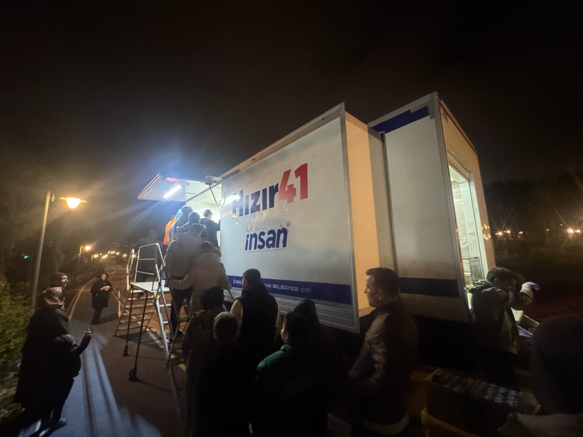 Büyükşehir’in Afet Tırı, İstanbul’a gitti! - Resim : 1