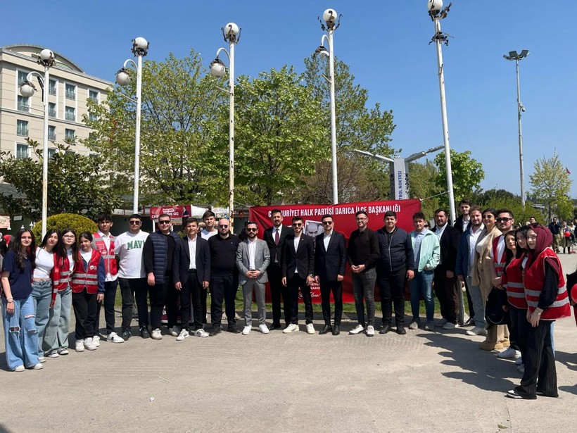 CHP Kocaeli Gençlik Kolları'ndan 12 ilçede 23 Nisan etkinliği - Resim : 4