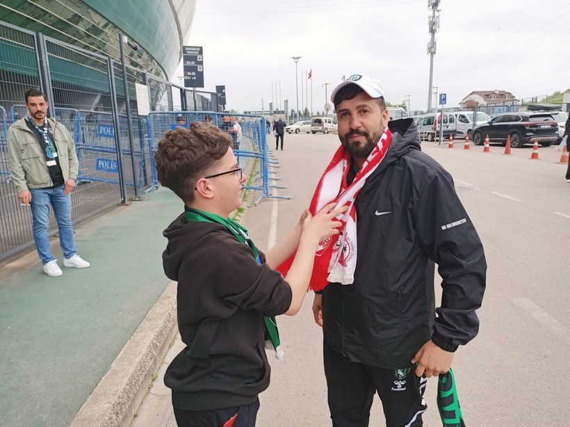 Kocaelispor - Boluspor karşılaşması öncesi dostluk pozları! - Resim : 1