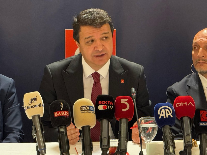 Mahmut Arıkan Kocaeli’de: “Dindarlar yolsuzluk yapmaz algısı yıkıldı” - Resim : 1