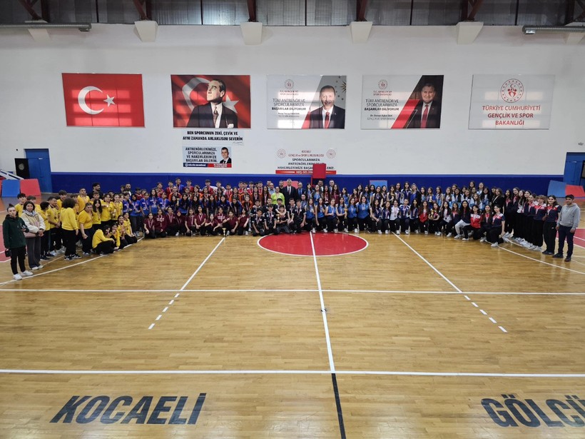 Gölcük'te gençler kıyasıya mücadele etti! Dereceye girenler ödüllerini aldı - Resim : 4