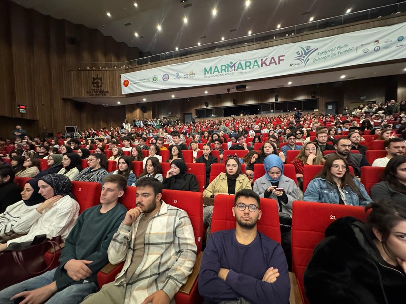 Kocaeli'de İlber Ortaylı öğrencilerle buluştu - Resim : 3