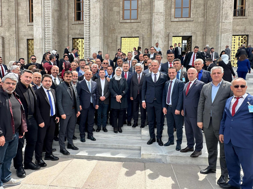 İlk Hereke Halısı, Cumhurbaşkanı Erdoğan'a hediye edildi - Resim : 2