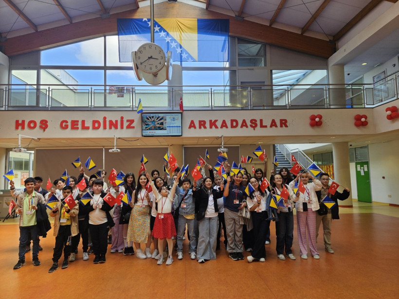 Ortaokul öğrencileri 8 günde 6 ülke gezdi! Kardeş okullara ağaç dikti - Resim : 2