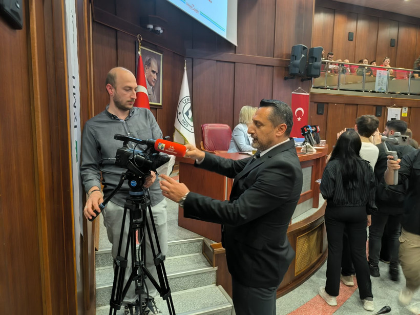 MHP'li meclis üyesi Okan Karagöz kameraya bant yapıştırdı - Resim : 1