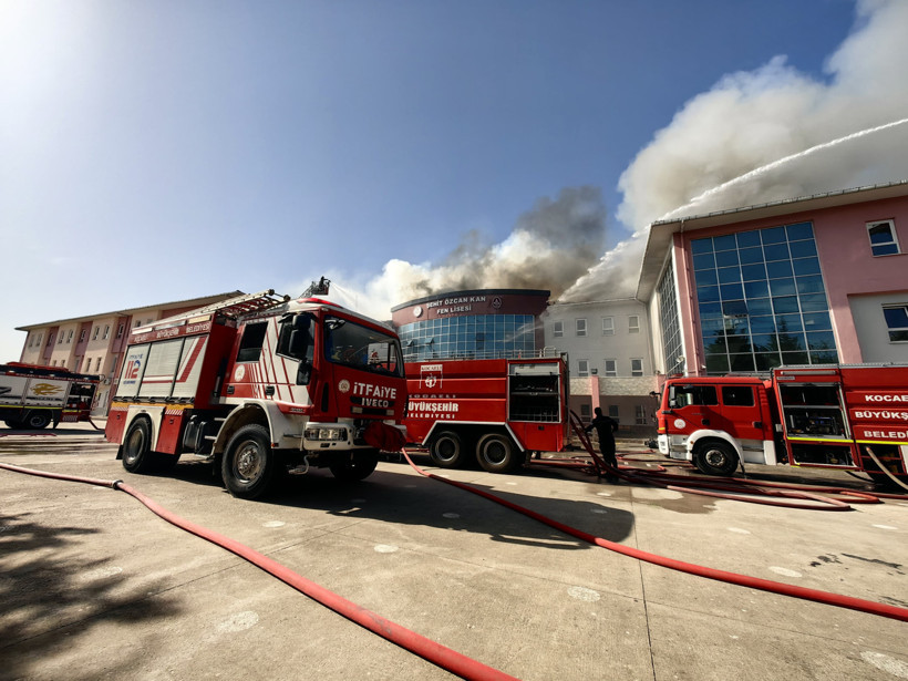 Lisenin çatısında yangın çıktı! - Resim : 7