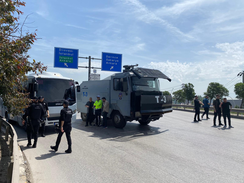 TÜPRAŞ’da büyük öfke; İşçiler imzalanan sözleşmeye tepki gösterdi! - Resim : 13