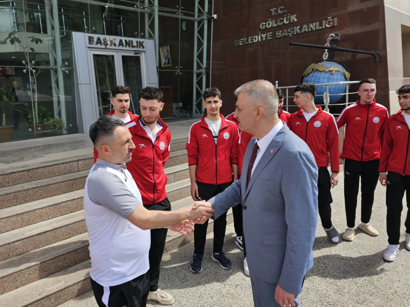 Gölcük Belediyespor Voleybol Takımı'nın hedefi: Türkiye Şampiyonası - Resim : 2