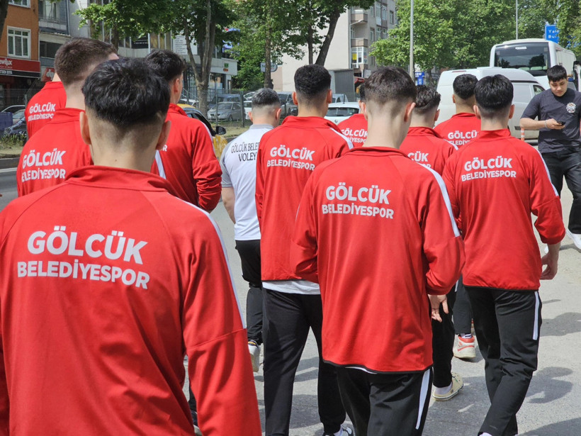 Gölcük Belediyespor Voleybol Takımı'nın hedefi: Türkiye Şampiyonası - Resim : 1